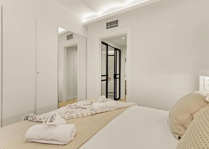 Apartment Modern & Stylish In *