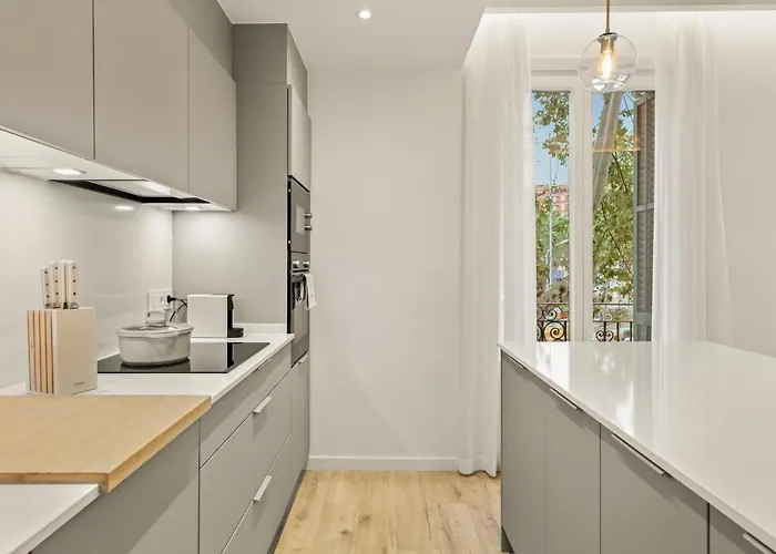 Modern & Stylish In Apartment *