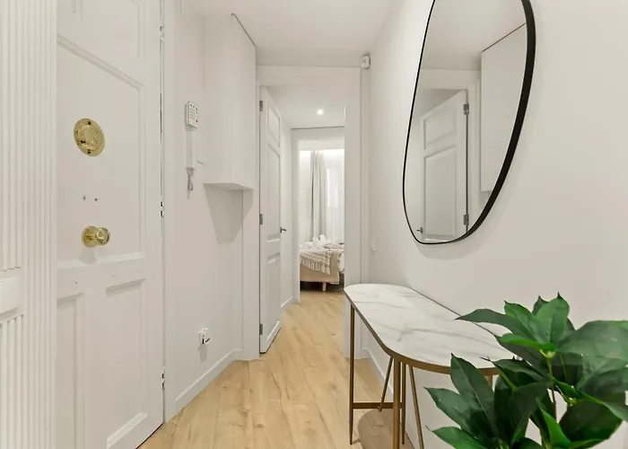 Modern & Stylish In Apartment *
