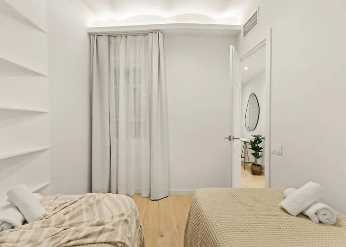 Modern & Stylish In Apartment Barcelona