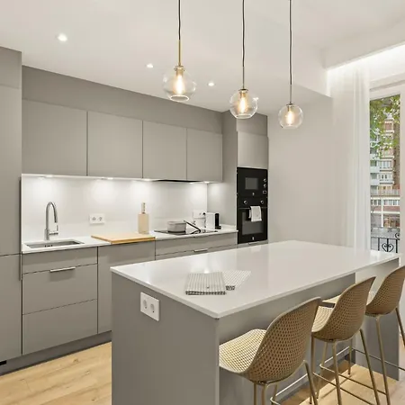 Modern & Stylish In Apartment