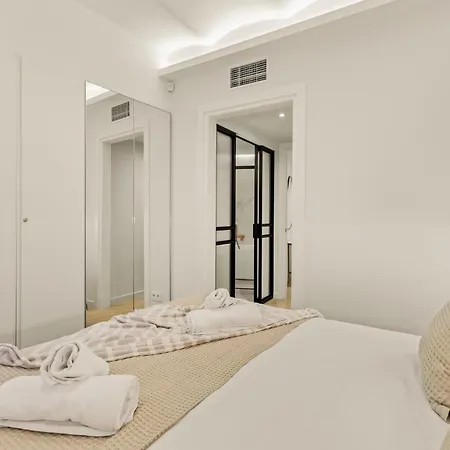 Apartment Modern & Stylish In *