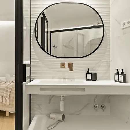 Apartment Modern & Stylish In *