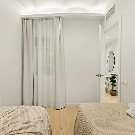 Modern & Stylish In Apartment Barcelona